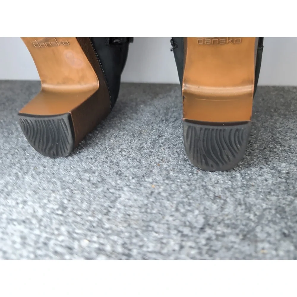 Dansko Delphina Bootie Sz 9 US / 39 Peep-Toe Platform Leather‎ Black Suede Heels - Picture 8 of 9